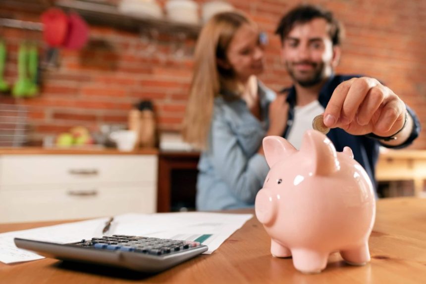 Diálogo e planejamento financeiro devem começar no namoro