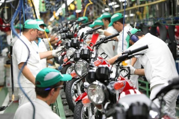 Produção de motocicletas já passa 900 mil unidades em 2026