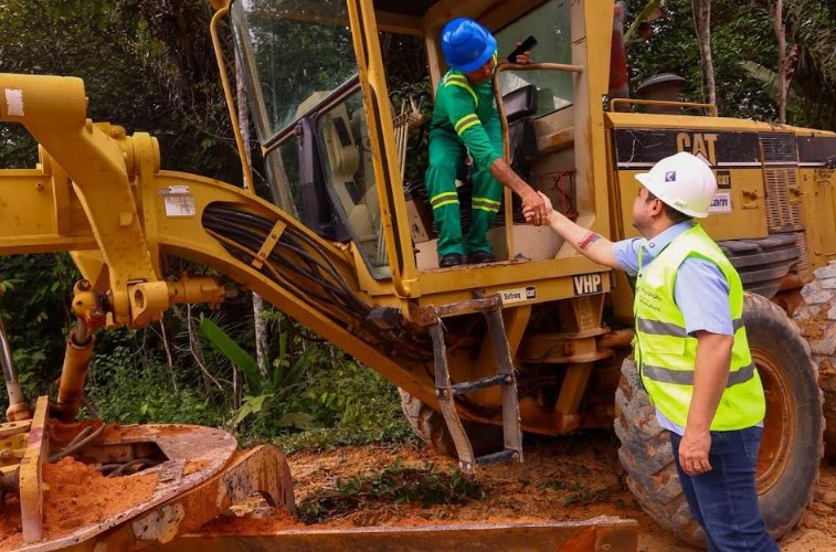 AM-010 na fase final de obras, anuncia Roberto Cidade