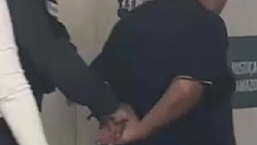 Homem é detido ao importunar sexualmente estudante no banheiro de centro de compras em Manaus