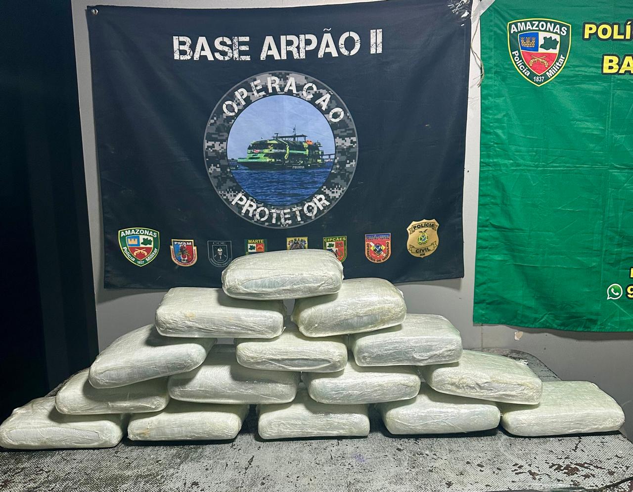 Passageiro é preso com 20 kg de maconha em embarcação no AM