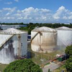 Tanque com estireno segue sob resfriamento no 3º dia de atuação dos Bombeiros em Manaus